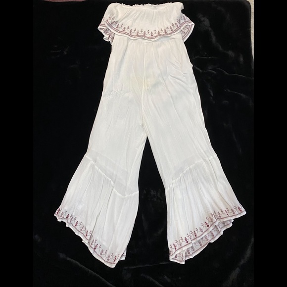 American Eagle Embroidered Jumpsuit - Picture 3 of 6